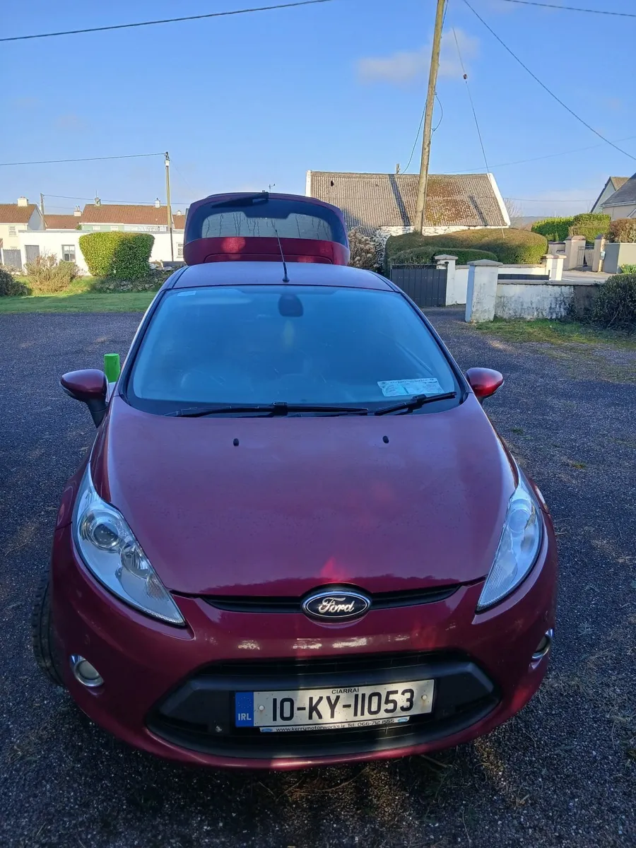 Ford Fiesta 2010 - Image 2