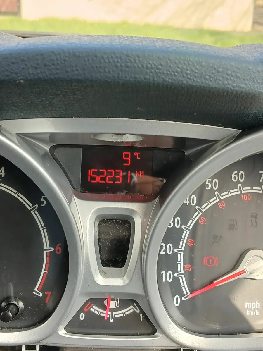 Ford Fiesta 2010 - Image 4