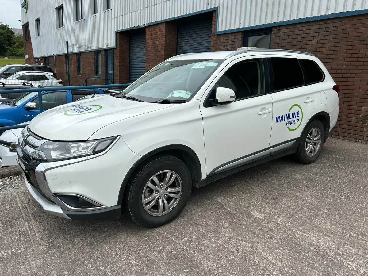 Mitsubishi Outlander 2017 - Image 1