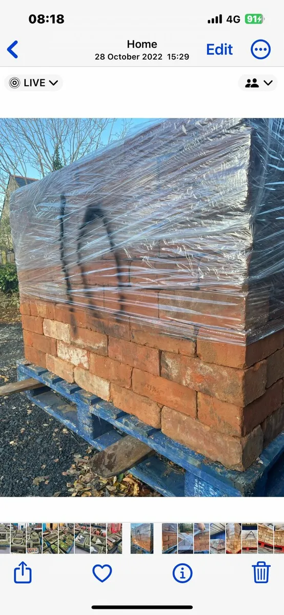 Old red brick - Image 1