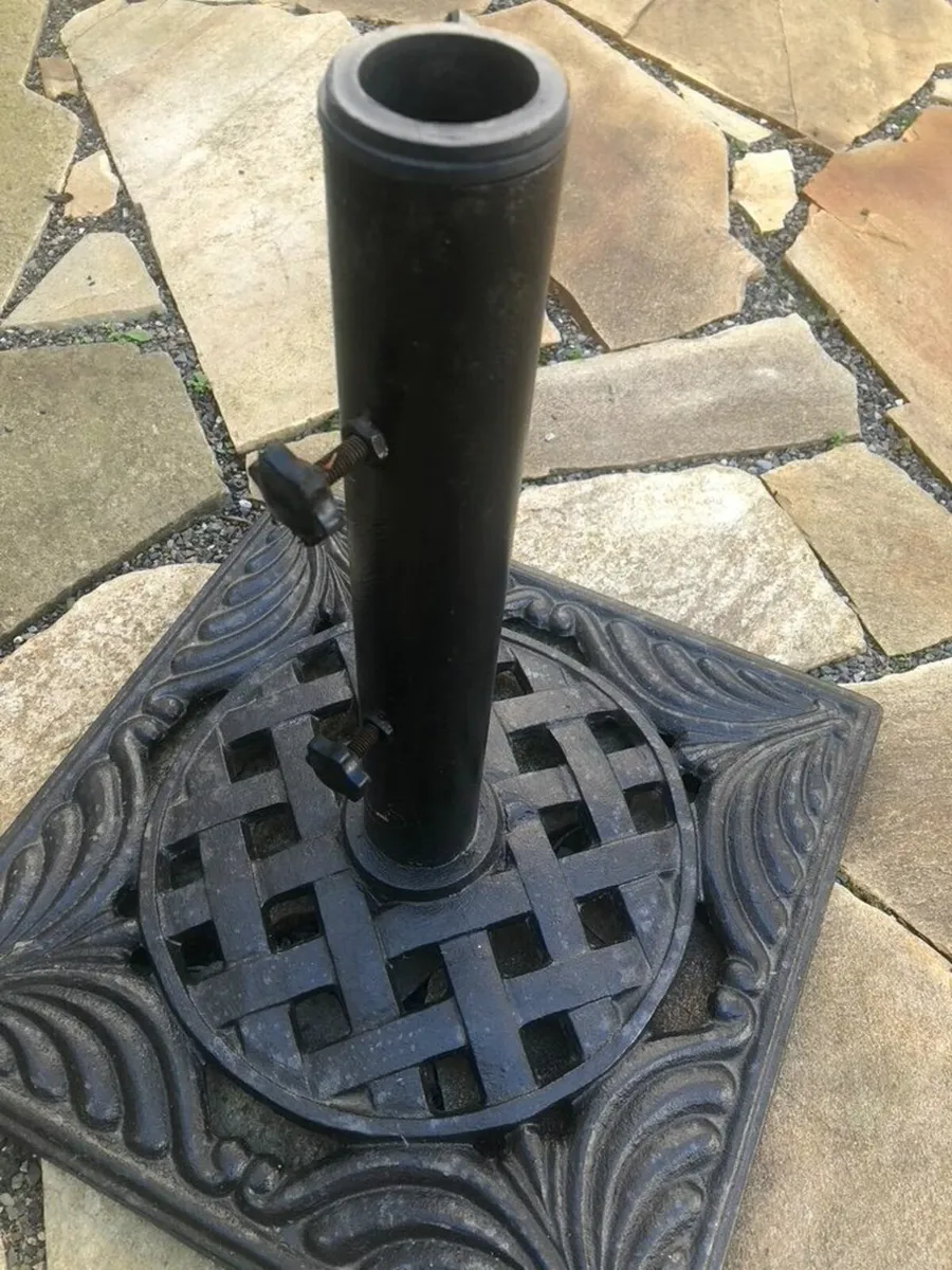 Garden Umbrella Stand - Image 1