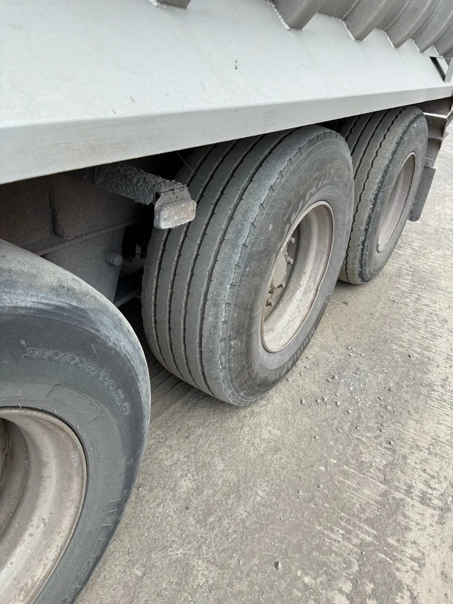 Fruehauf Tipping trailer - Image 4