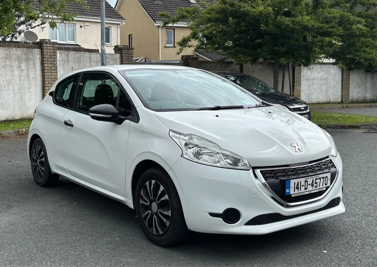 Peugeot 208 2014 price 3850€!!!! - Image 1