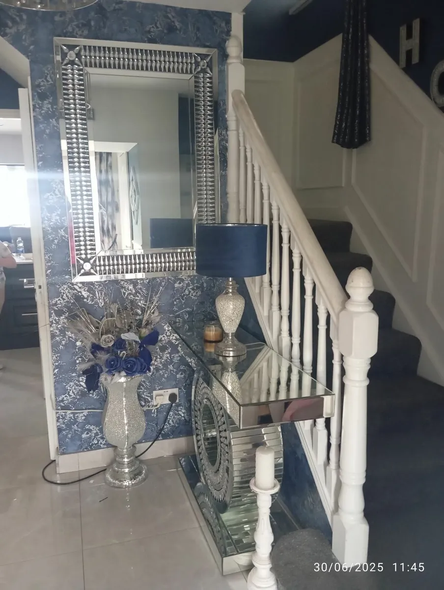 Console table and mirror - Image 3