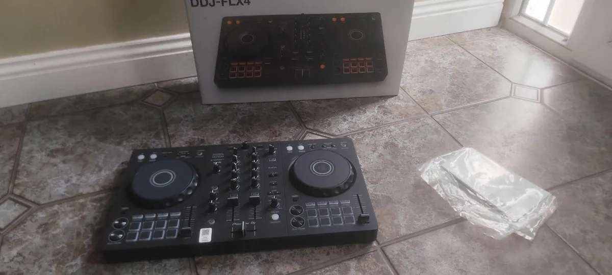 Pioneer DJ DDJ-FLX4 - Image 2