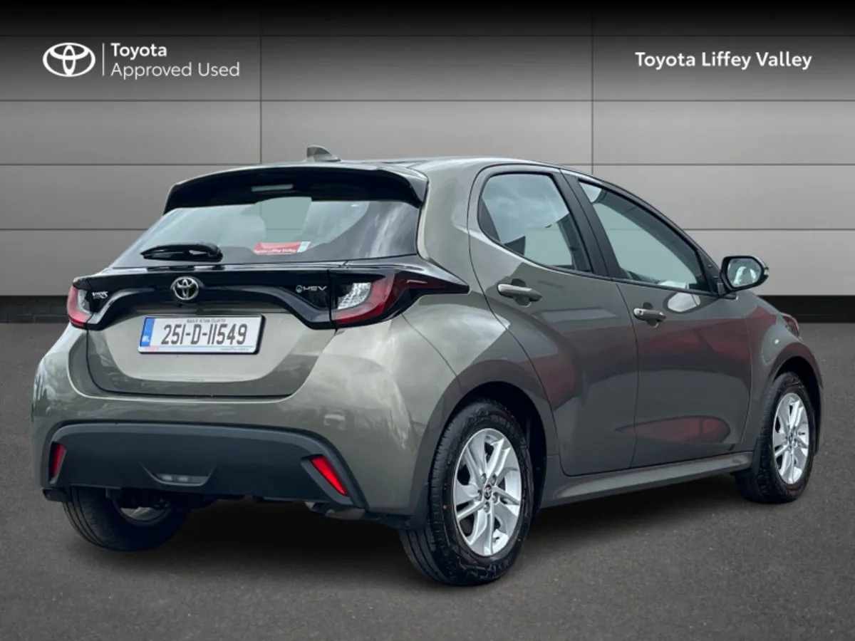 Toyota Yaris Yaris Hybrid 115 Luna - Image 2