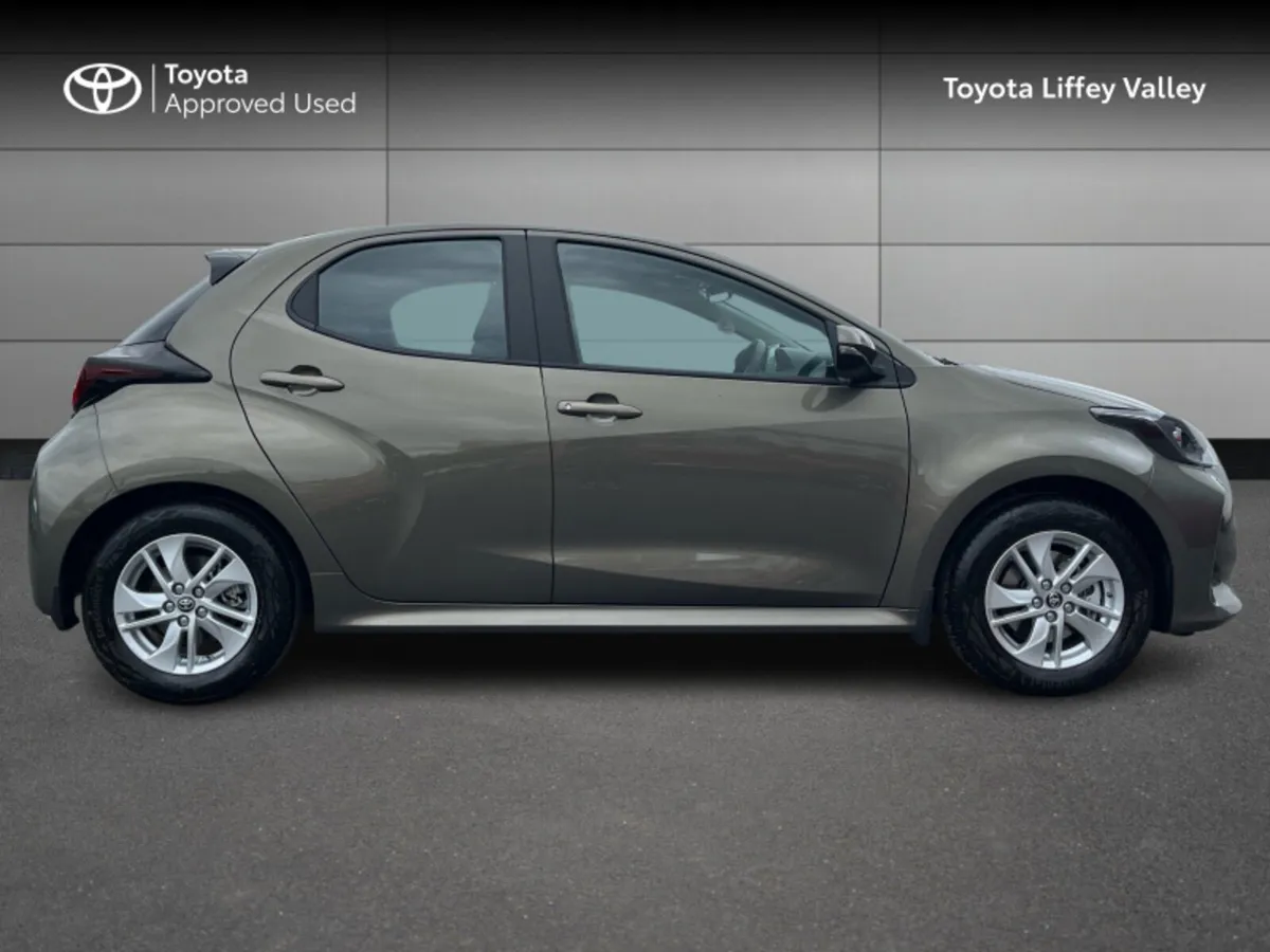 Toyota Yaris Yaris Hybrid 115 Luna - Image 3