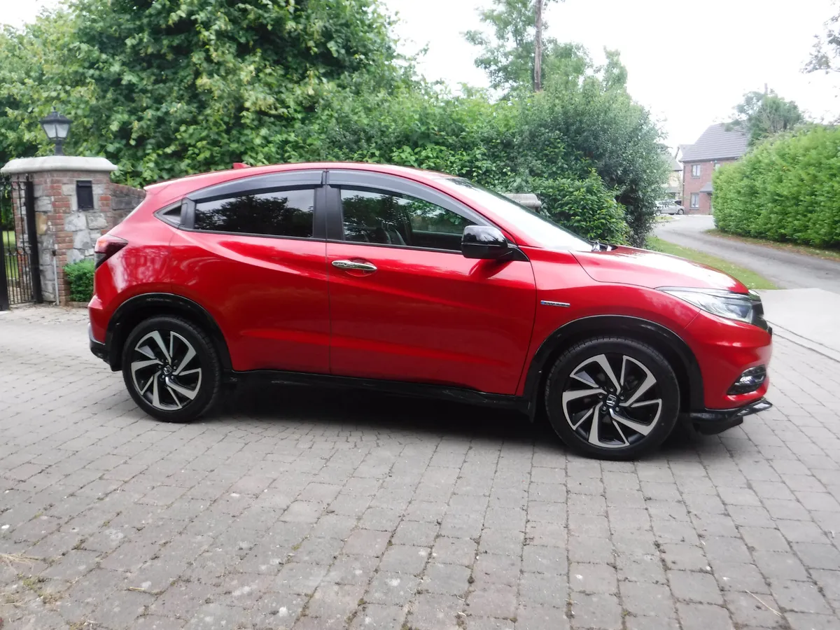HONDA VEZEL 1.5 AUTO HYBRID RS LTD ANDROID+CARPLAY - Image 2