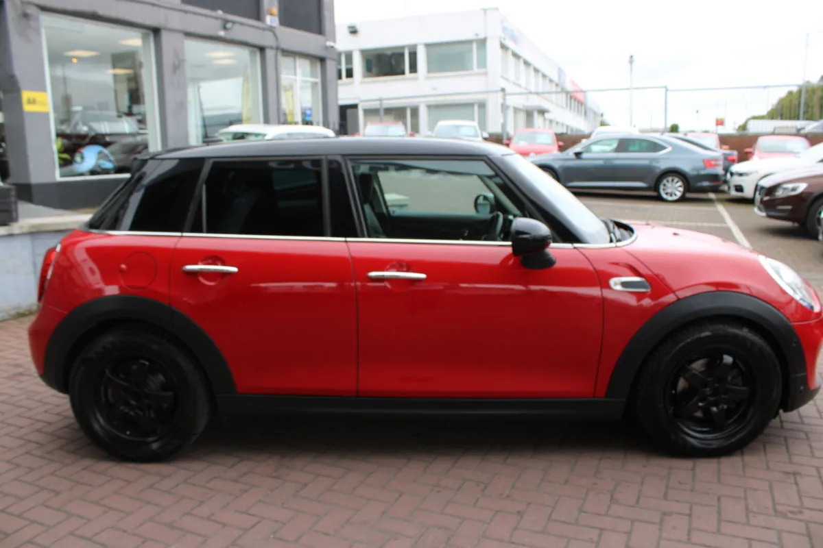 2019 MINI - Image 3