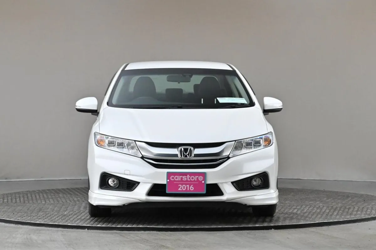 Honda Grace 1.5 Hybrid 4DR Auto  body Kit half Le - Image 2