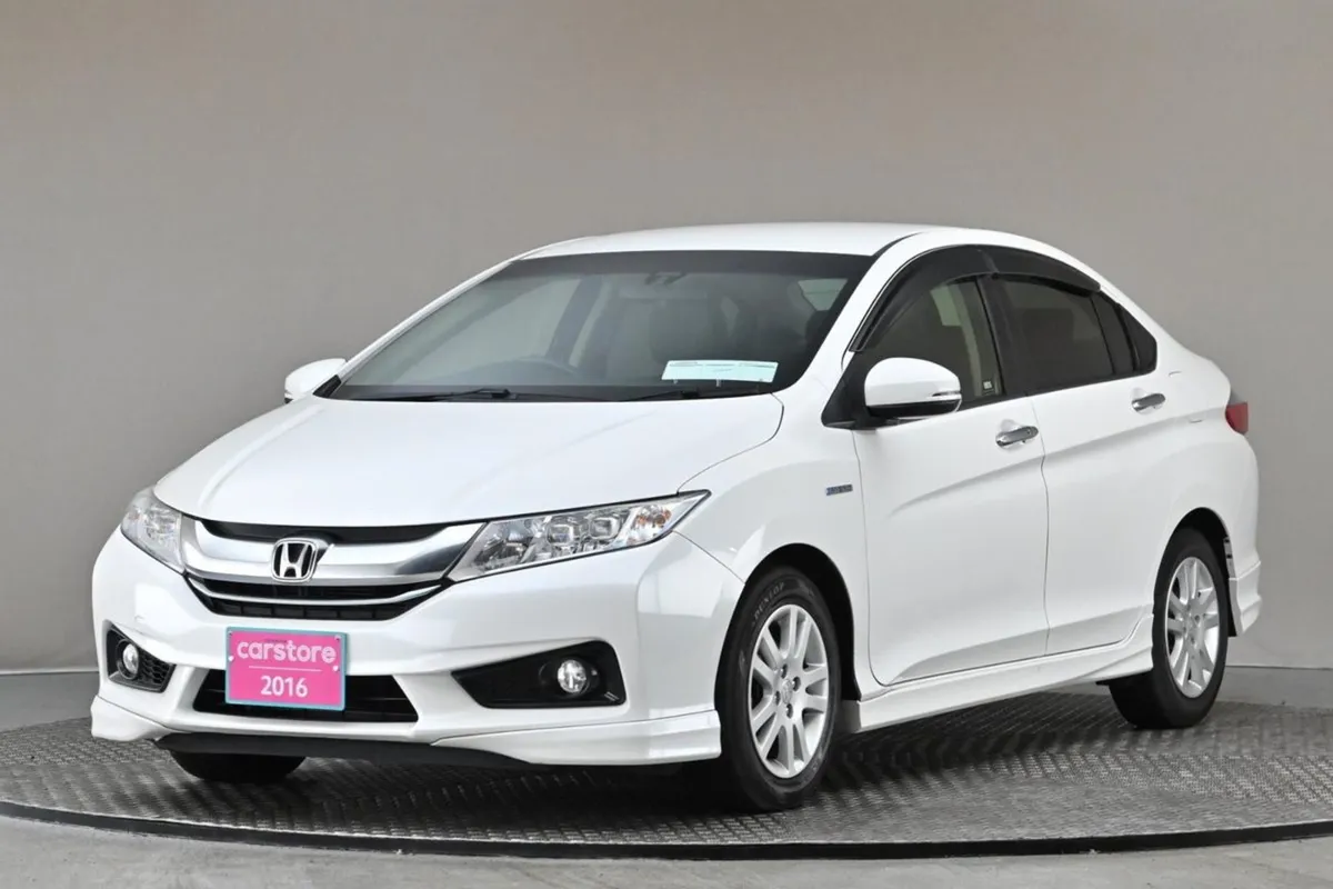 Honda Grace 1.5 Hybrid 4DR Auto  body Kit half Le - Image 3