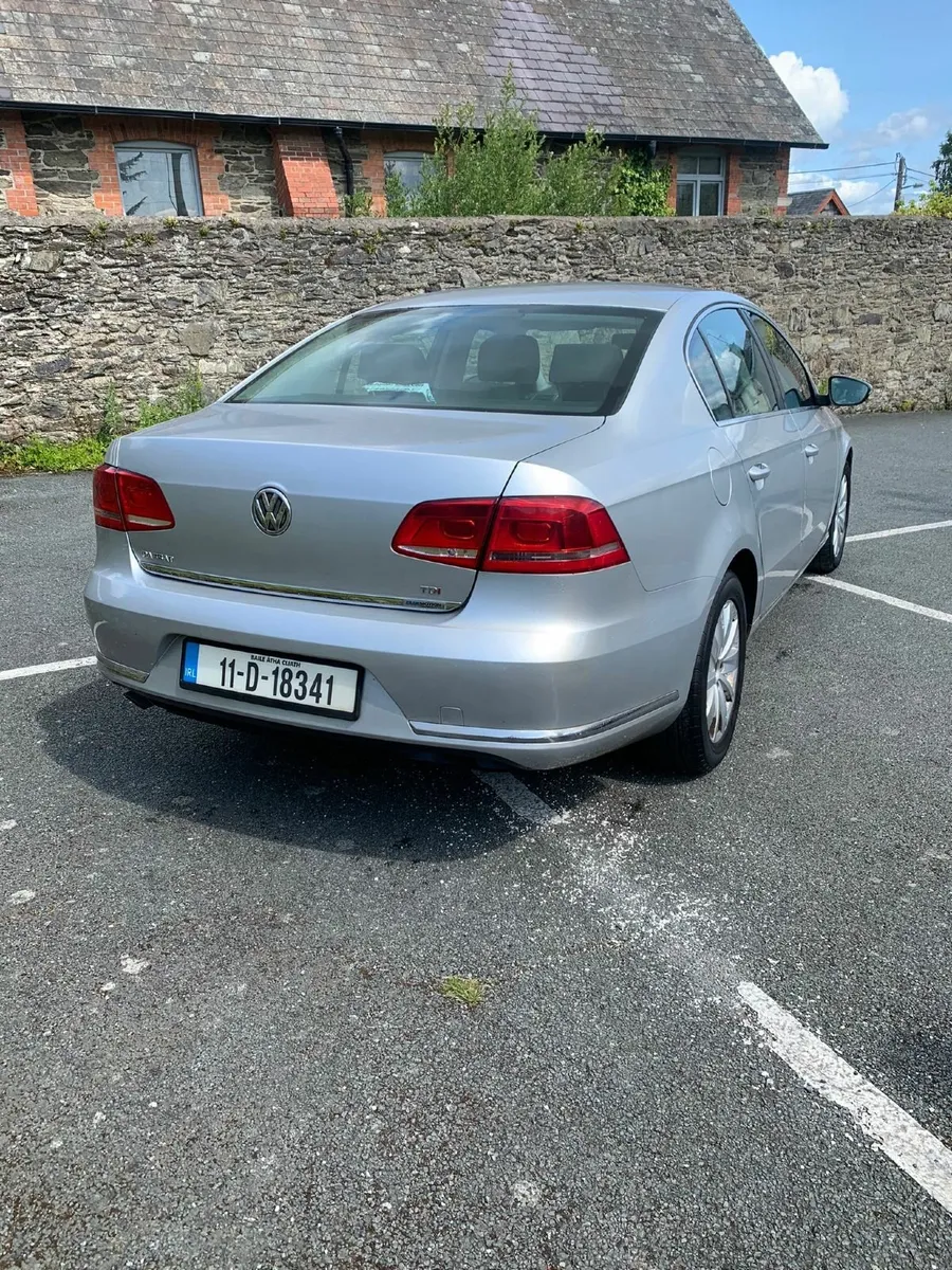 Volkswagen Passat 2011 - Image 3