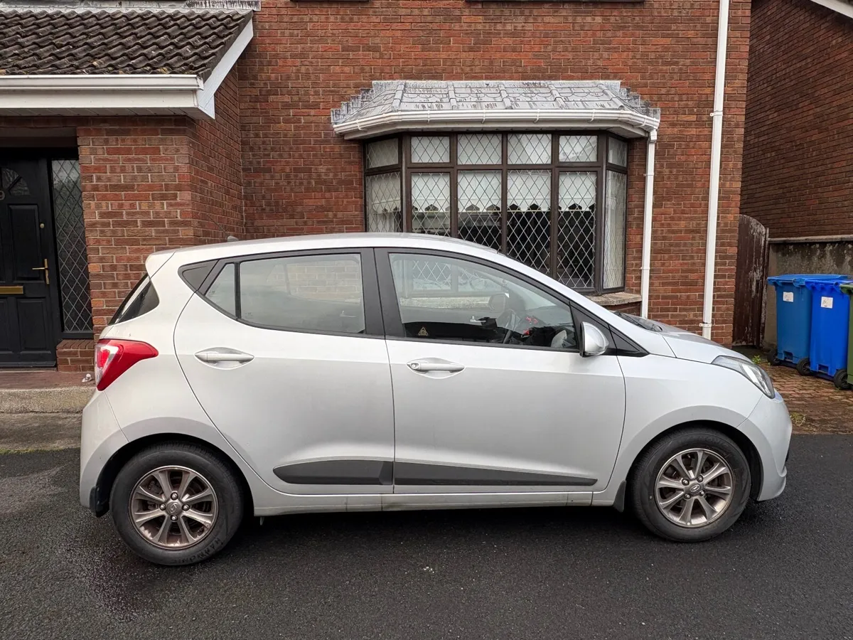 Hyundai i10 2015 - Image 2