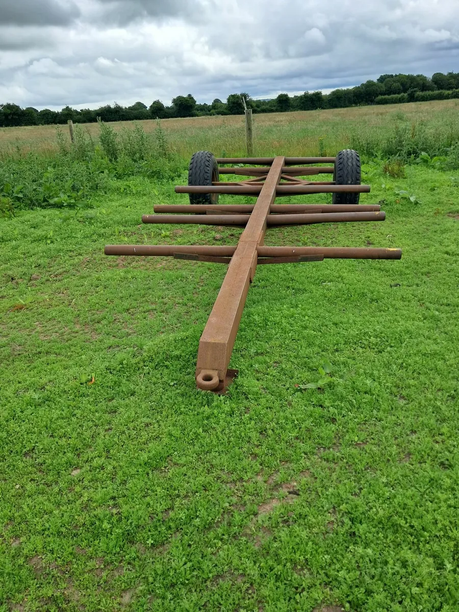 Bale trailer - Image 1