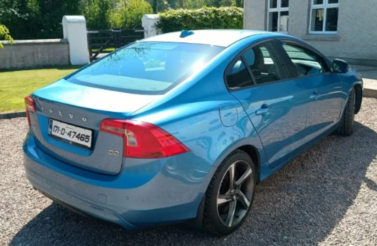Volvo S60 2017 - Image 2