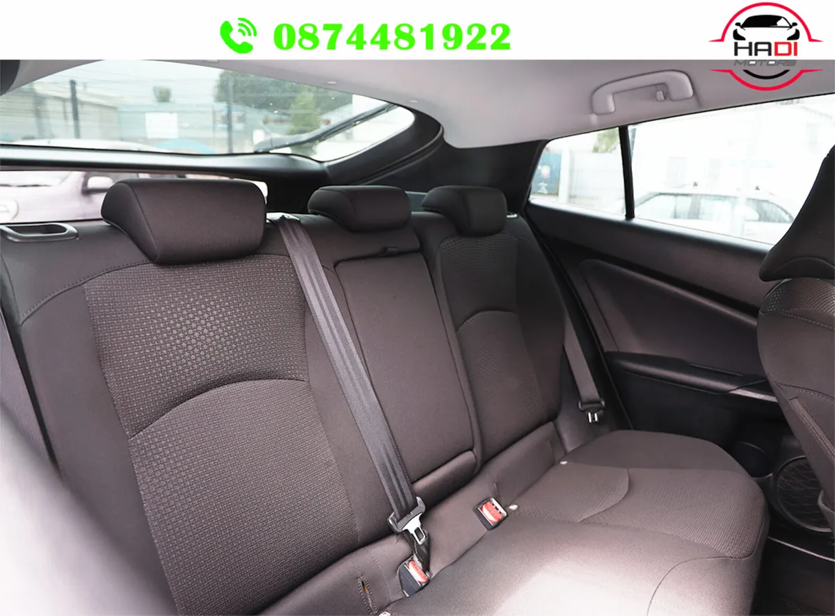 TOYOTA PRIUS 2019 white  hybrid - Image 13