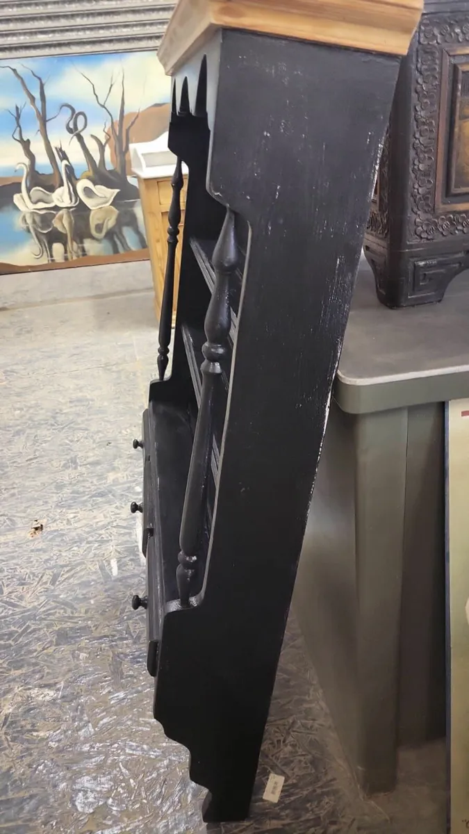 Vintage pine wall dresser, plate rack - Image 3