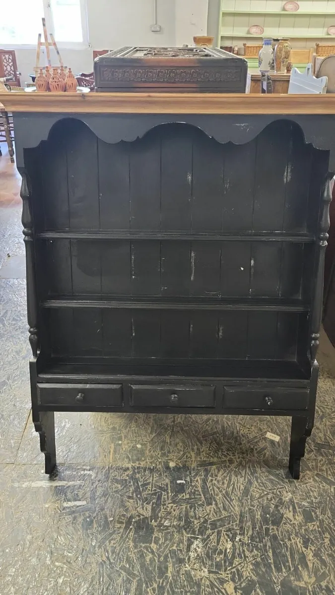 Vintage pine wall dresser, plate rack - Image 4