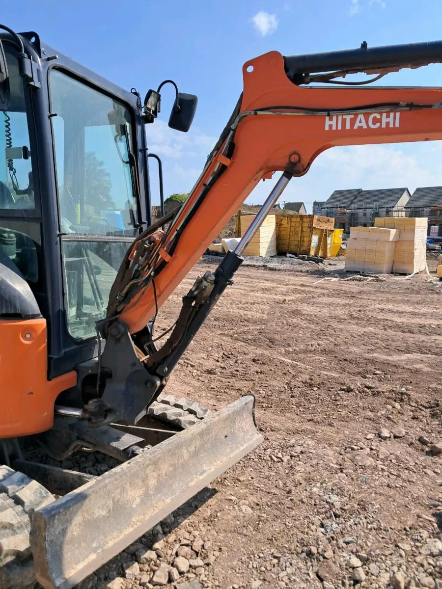 Hitachi - Image 2