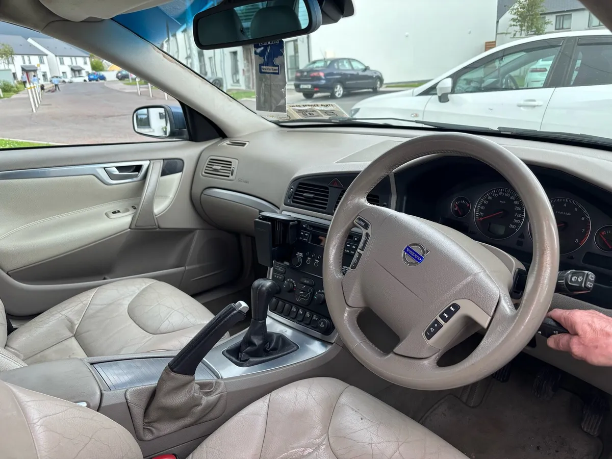 Car - Image 2