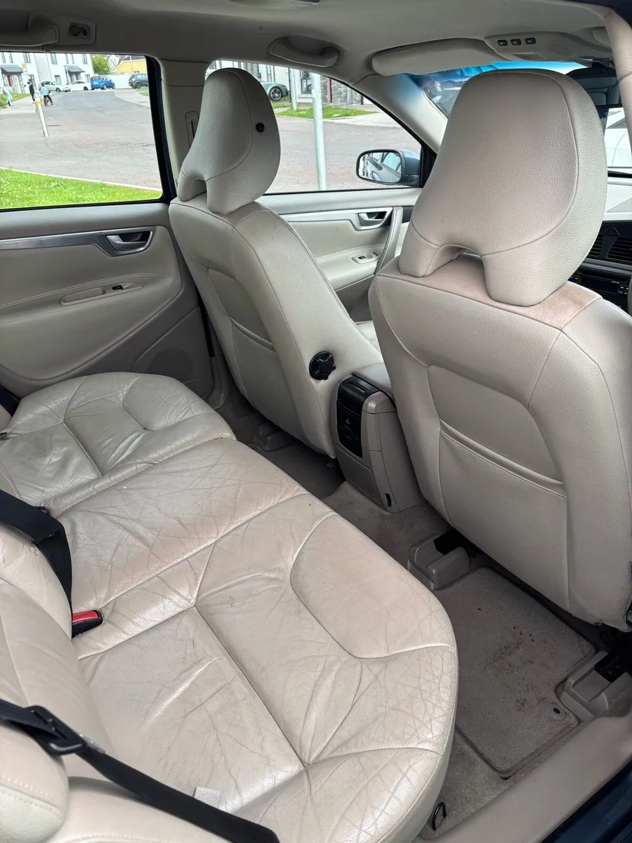 Car - Image 3
