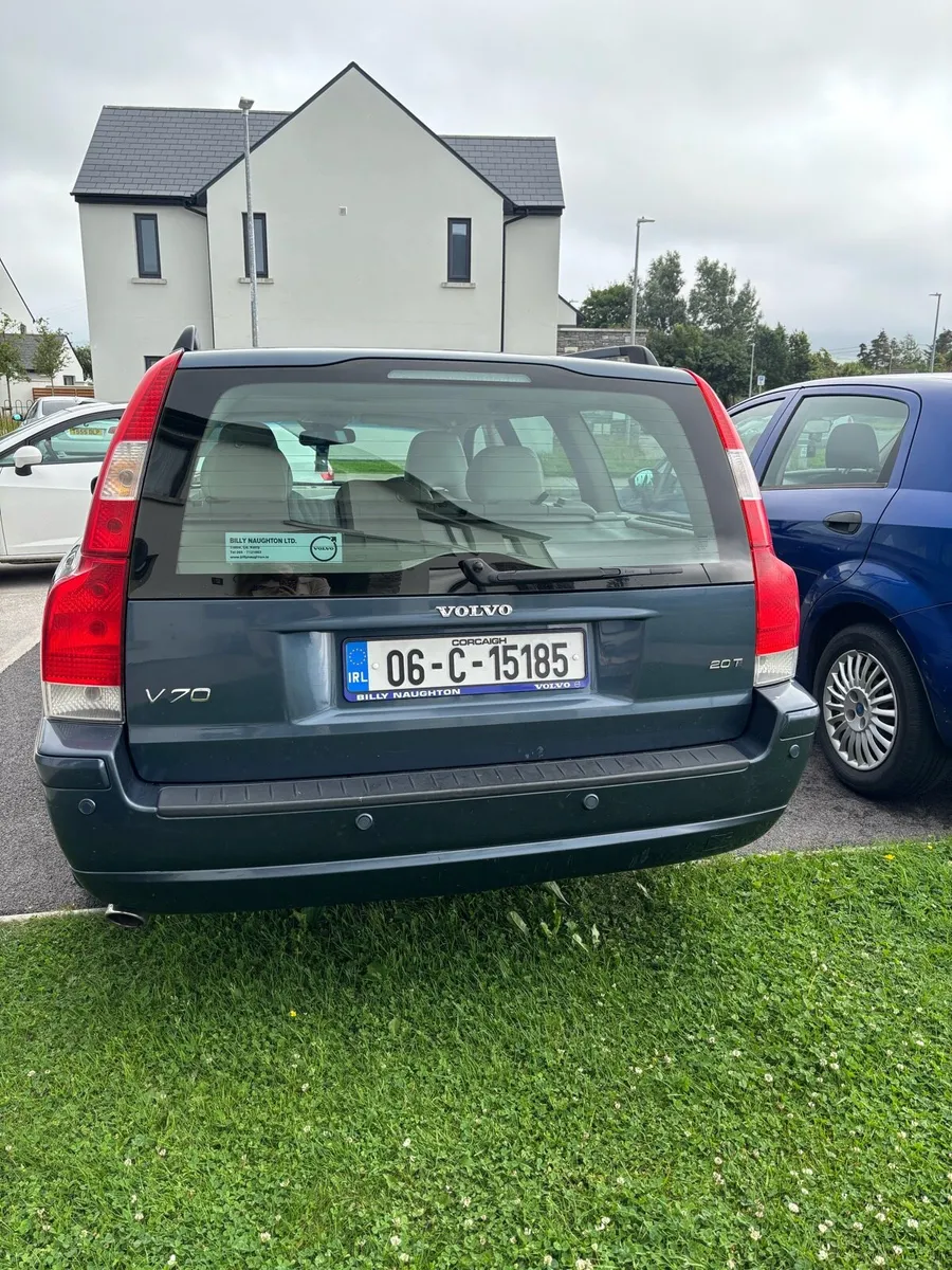 Car - Image 4