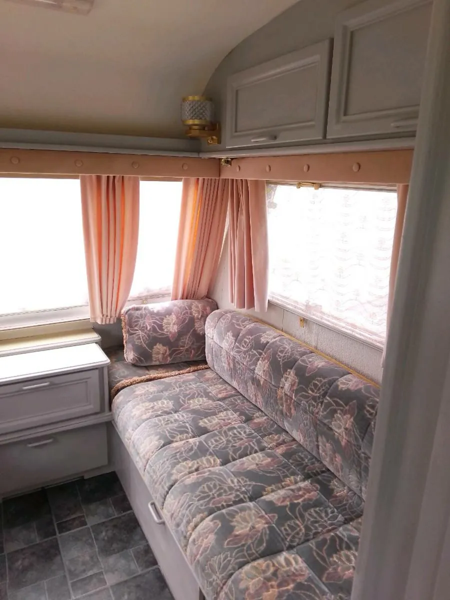 Caravan - Image 1