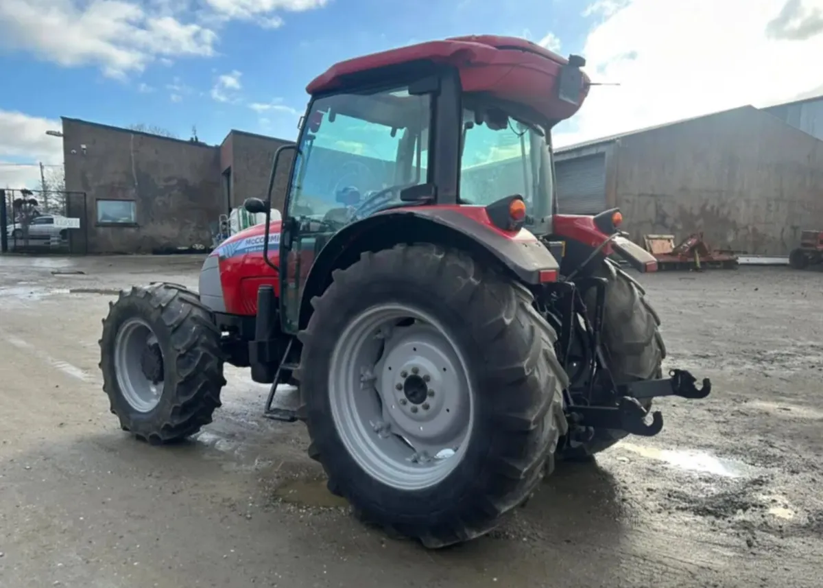 2012 McCormick T100 Max - Image 2