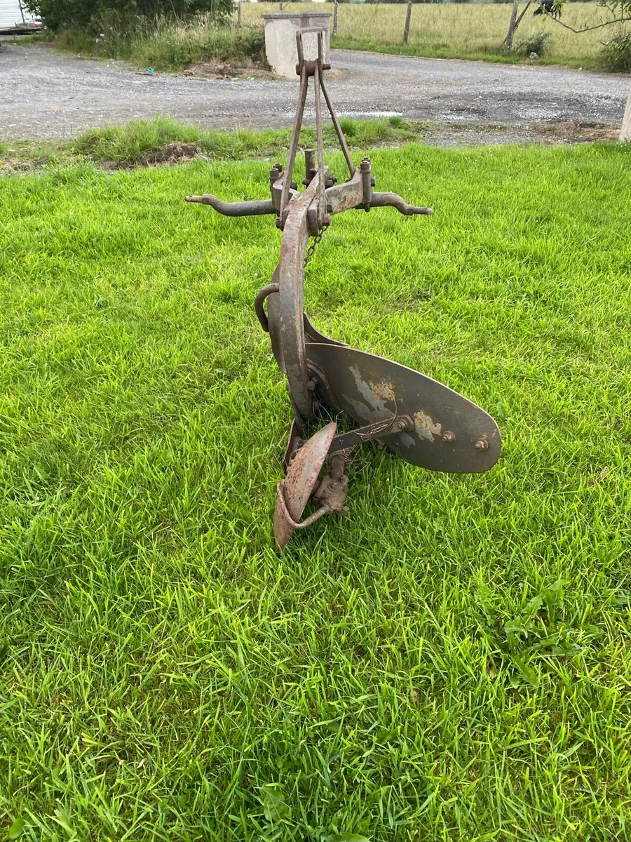Single furrow plough - Image 2
