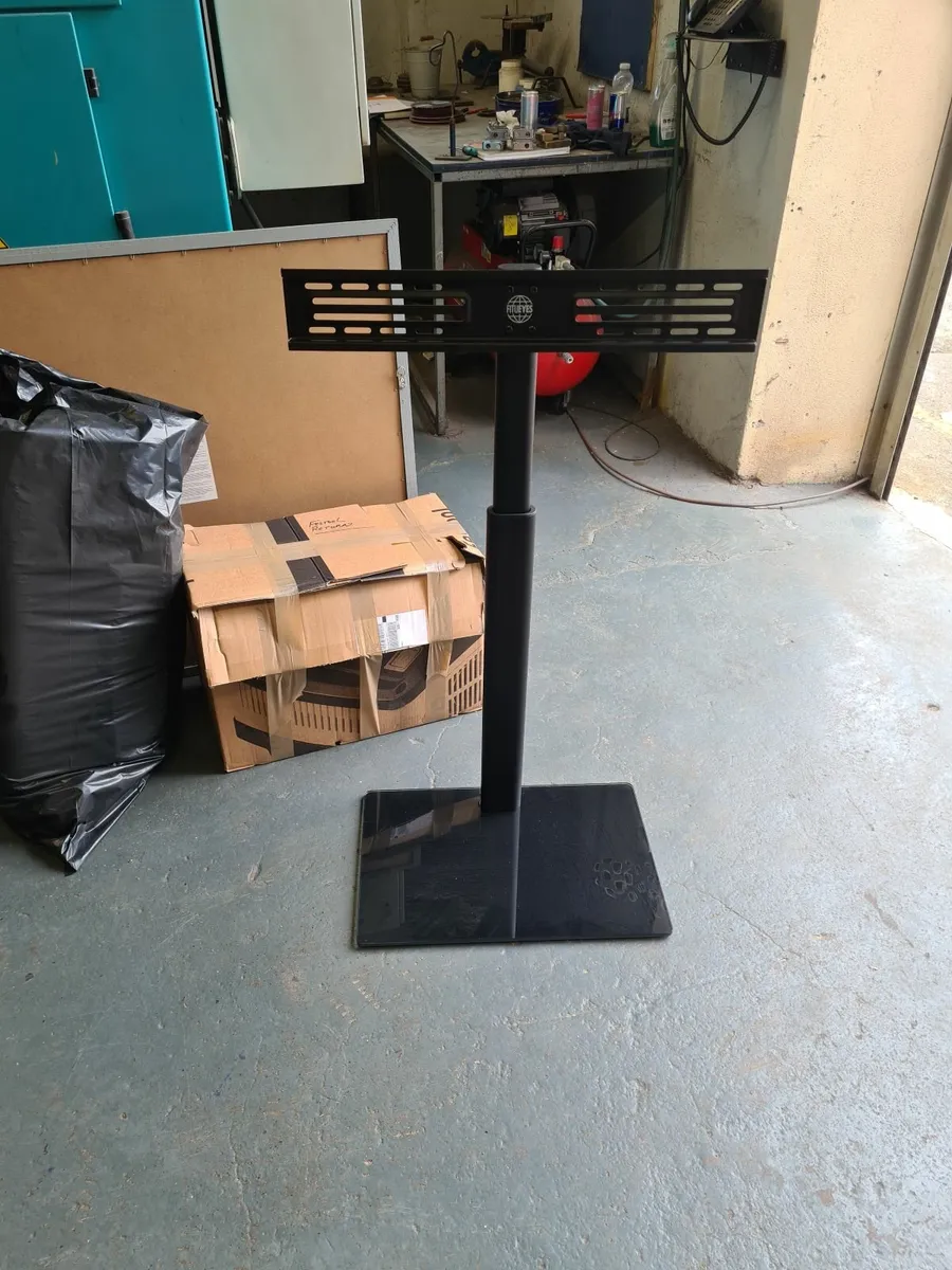 Tv stand - Image 1