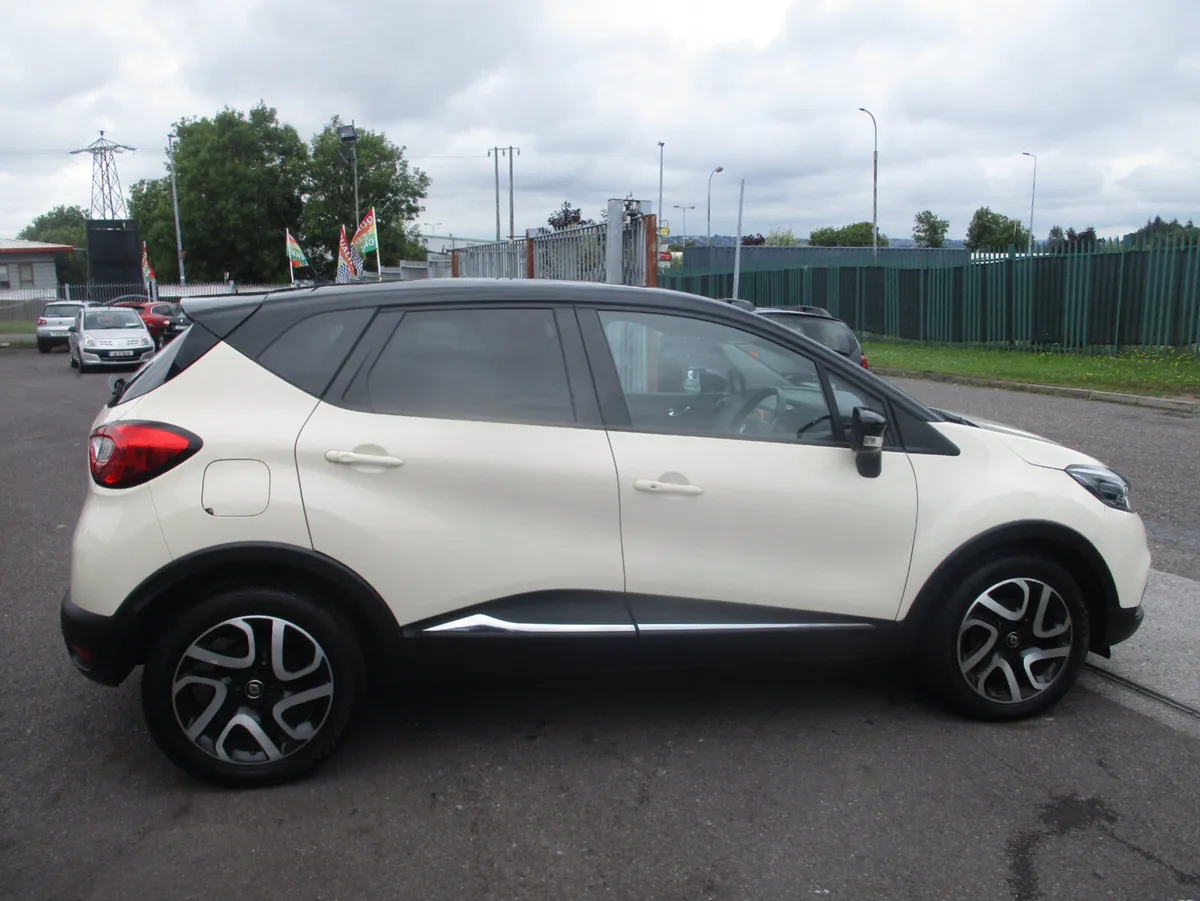 Renault Captur 2017 ONLY 71KLMS - Image 3