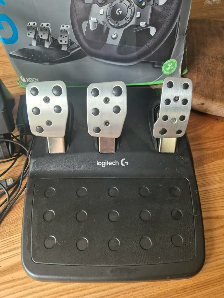 Logitech Racing Wheels and Pedals G920 - Image 2
