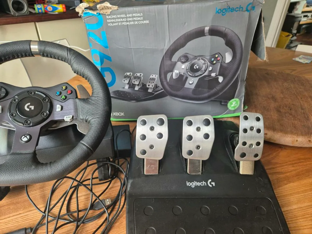 Logitech Racing Wheels and Pedals G920 - Image 4