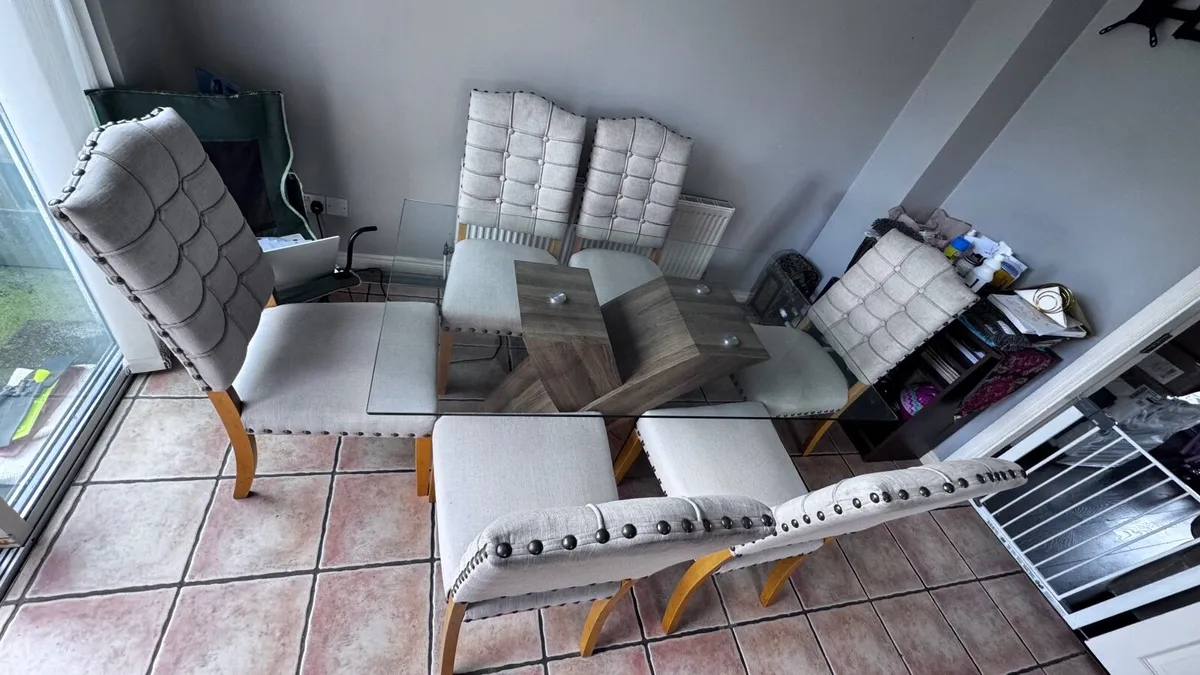 Table & Chairs - Image 3