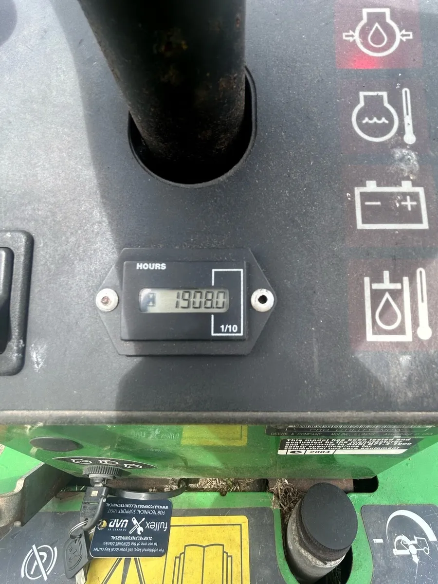 John Deere 2653A-DIESEL Ride On Mower Triplex Reel - Image 3
