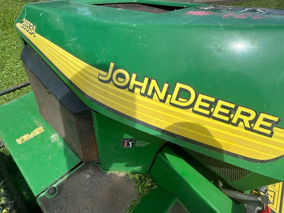 John Deere 2653A-DIESEL Ride On Mower Triplex Reel - Image 4