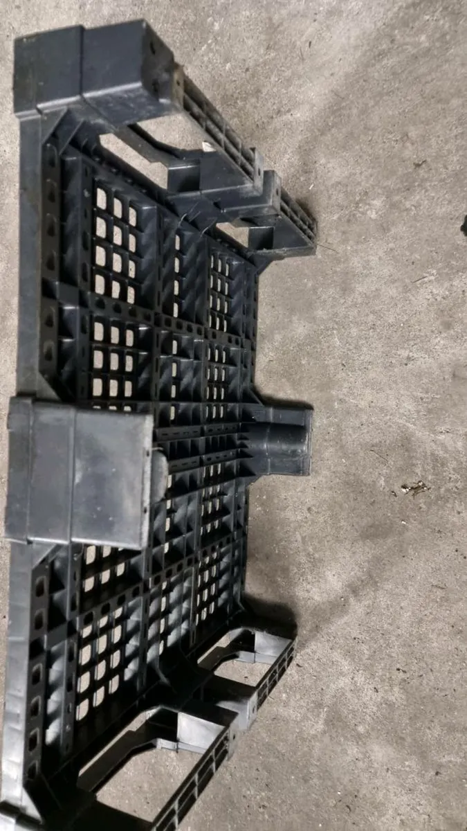 Plastic pallets - Image 2