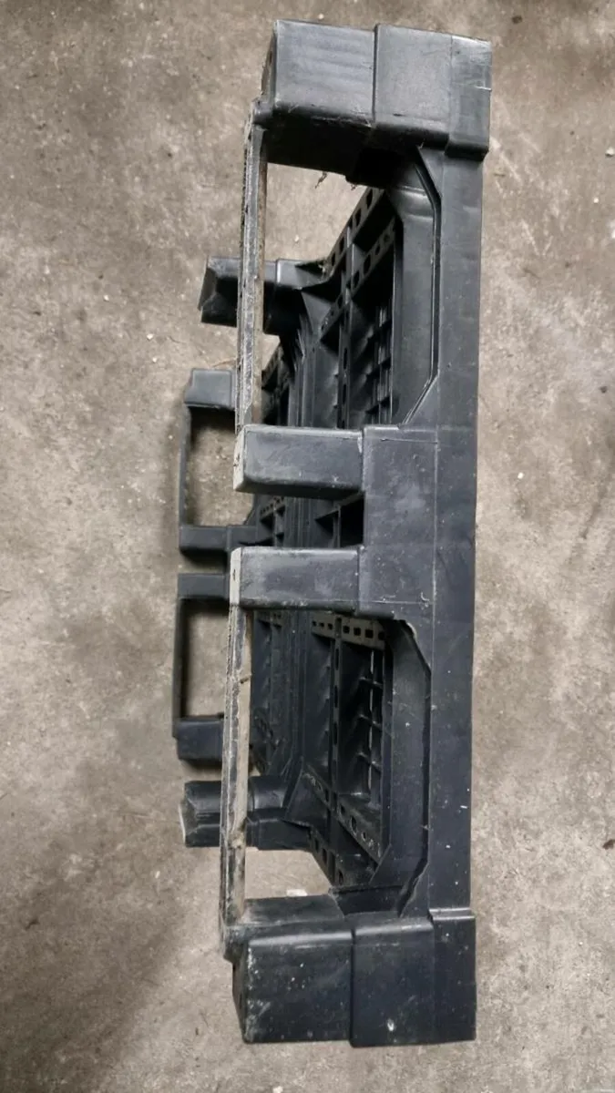Plastic pallets - Image 3