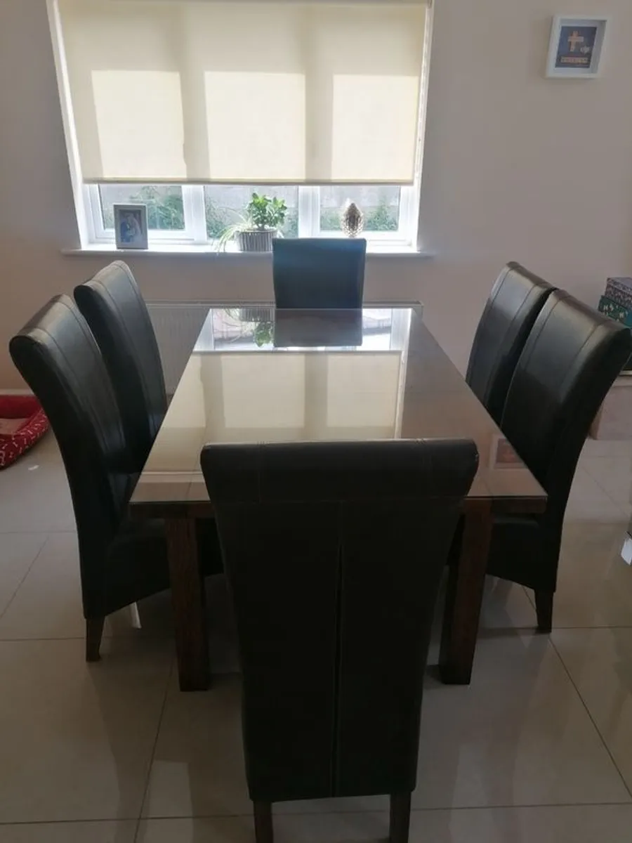 Solid Wood Dining Table and 6 chairs - Image 1