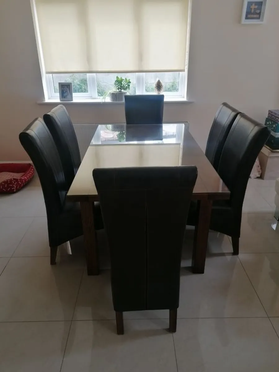 Solid Wood Dining Table and 6 chairs - Image 3