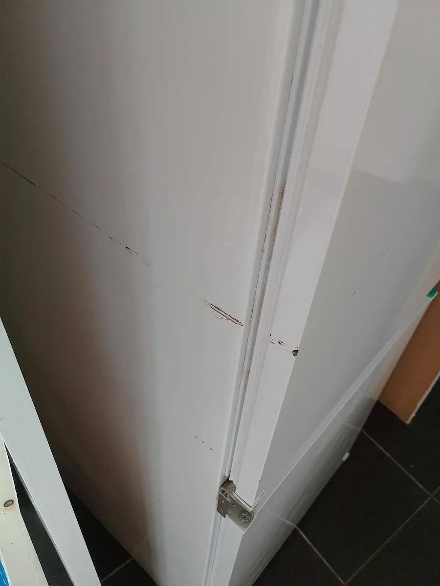 Hotpoint Integrated Fridge Freezer 70/30 - Image 3