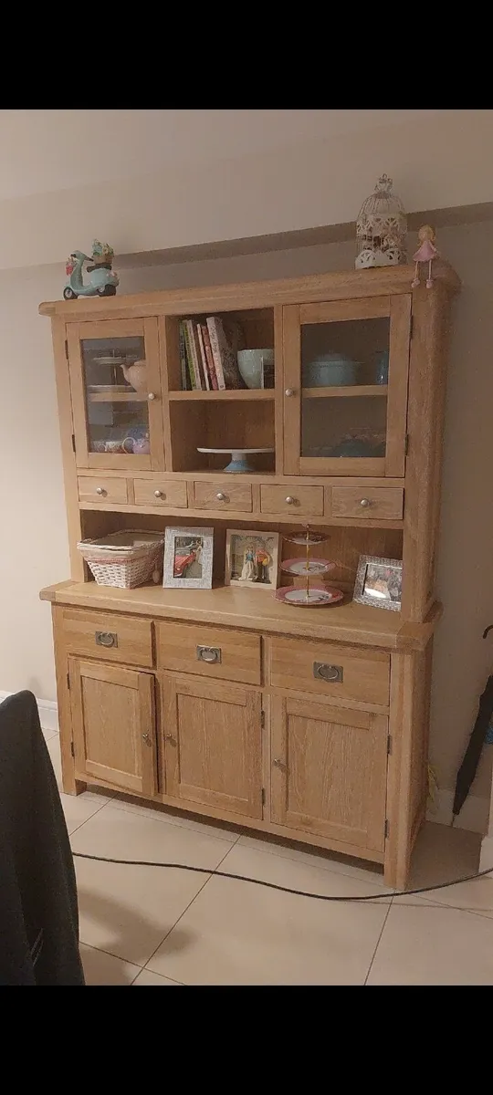 Dresser - Image 1
