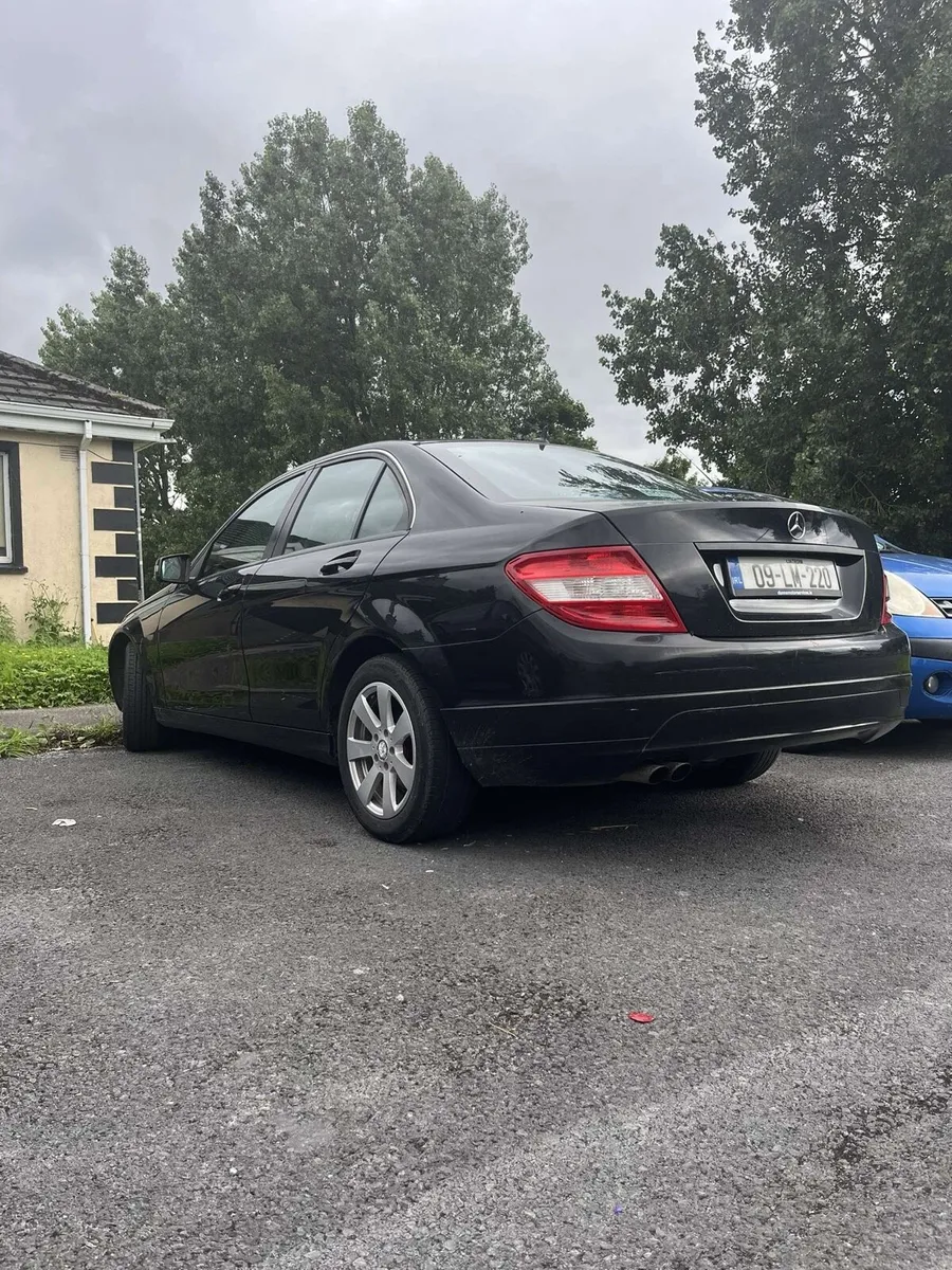 Mercedes - Image 1