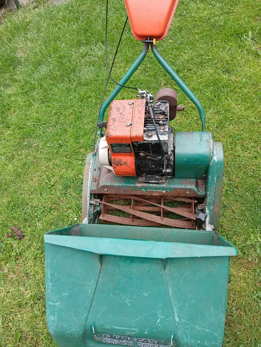 Qualcast Suffolk punch 35 for parts or repair - Image 1