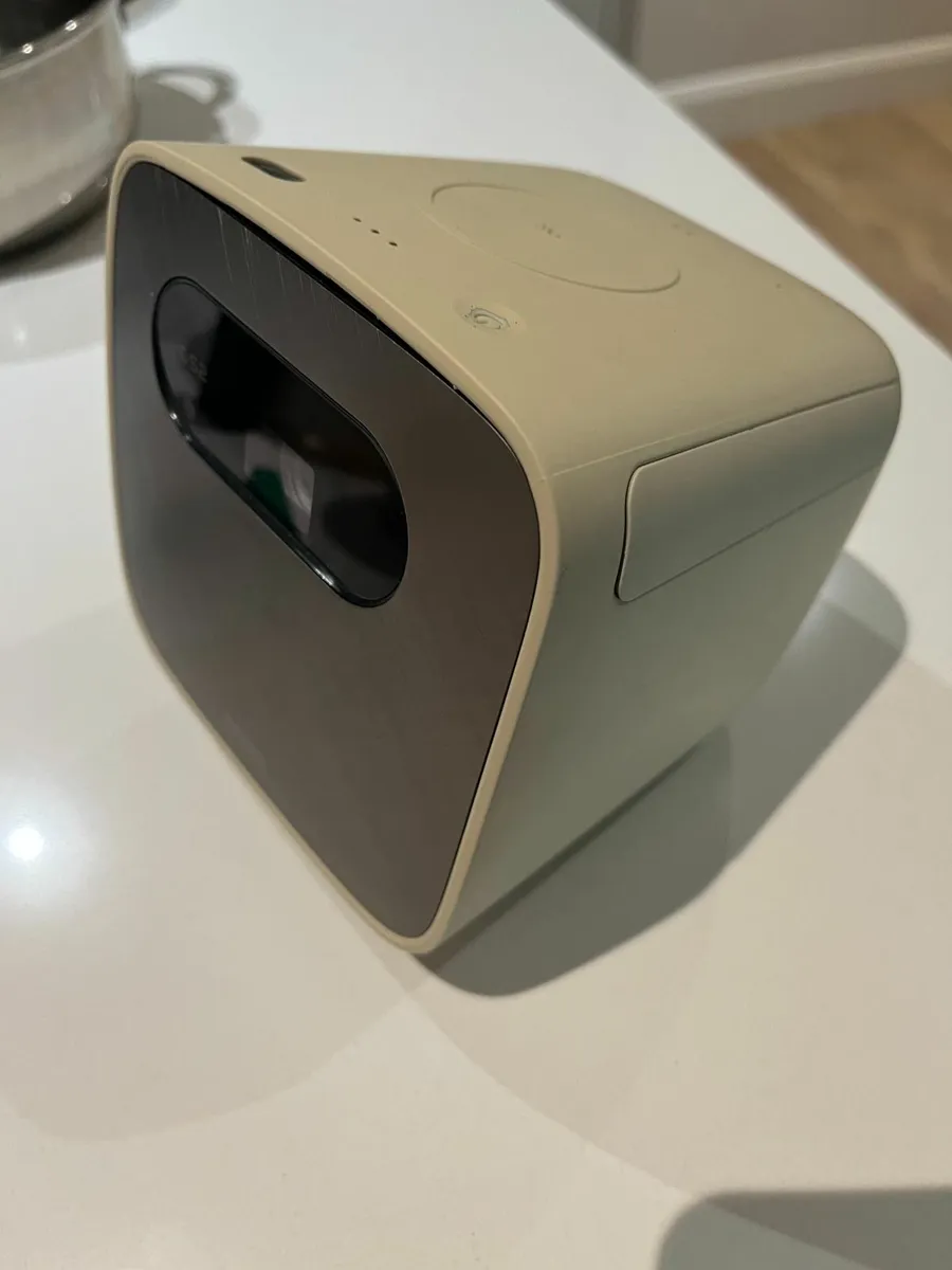 Wireless Projector - Image 1