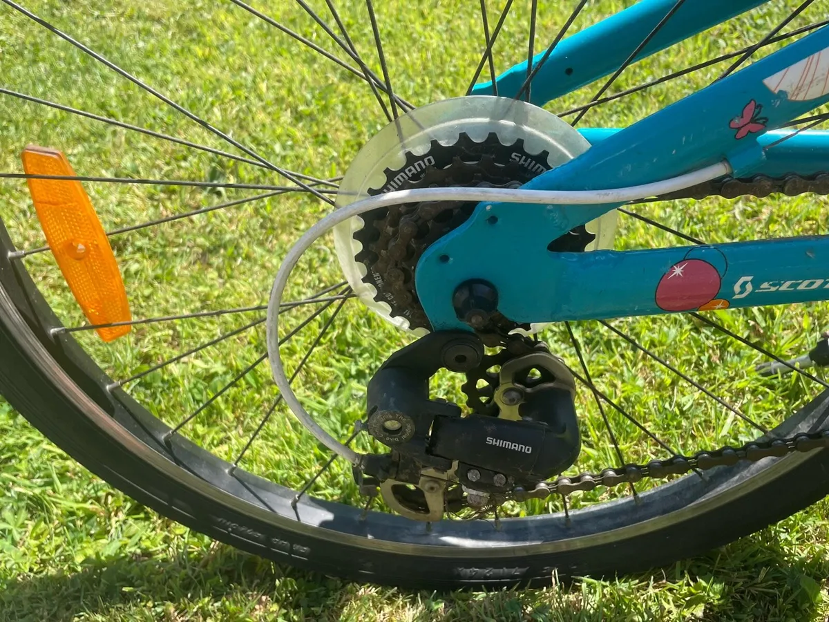Girls 24 inch Scott bike - Image 2