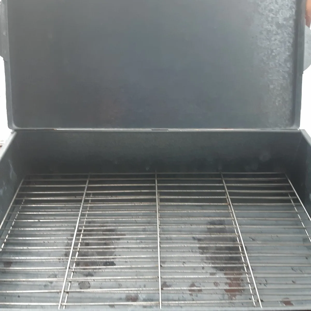BBQ Smoker - Image 4