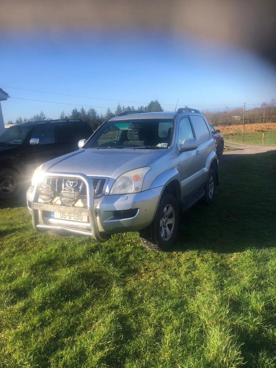 Toyota Land Cruiser 2005 - Image 2