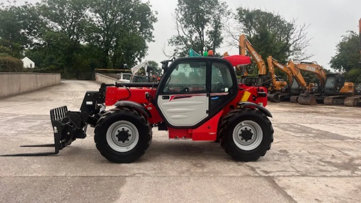 2022 Manitou MT 1033 - Image 2