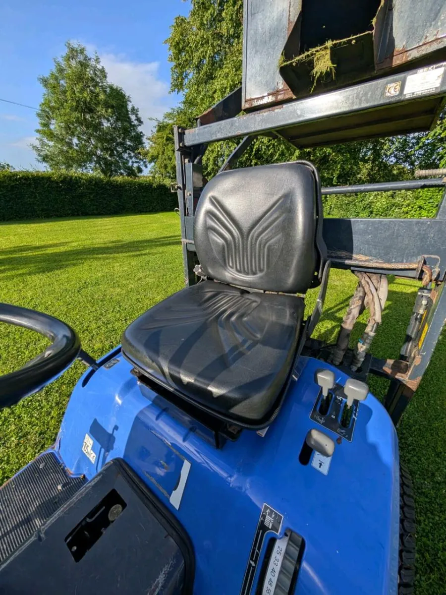 Iseki hi-tip diesel lawnmower - Image 4